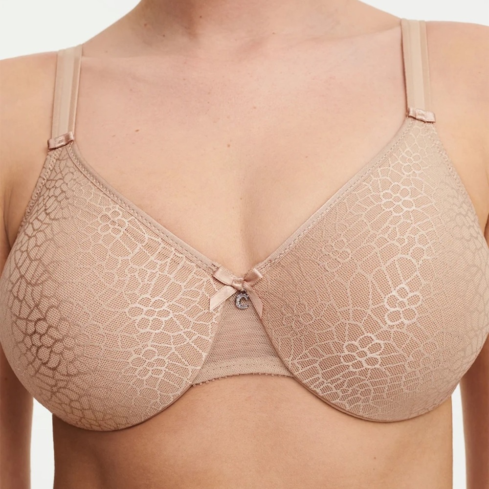 $78 Chantelle 40DD C Magnifique Seamless Unlined Minimizer Nude Smoothing Bra